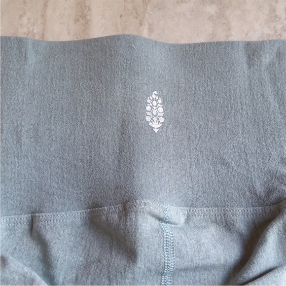 NWOT Free People High Rise Length Running Through My Mind Leggings! Size XS/S - Picture 6 of 9